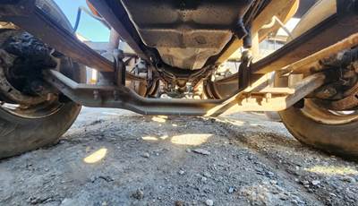 Mack CH612 Front Axle Assembly