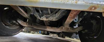 Mack CHN613 Front Axle Assembly