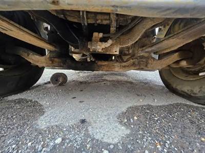 Mack CHN613 Front Axle Assembly