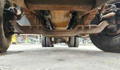 Mack DM688S Front Axle Assembly
