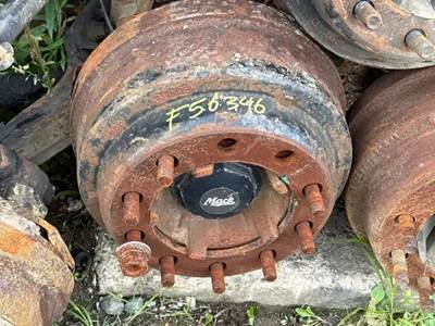 Mack LEU613 Front Axle Assembly