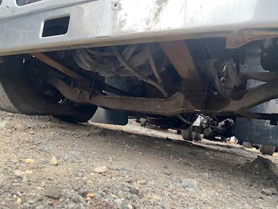 Mack Pinnacle CHU613 Front Axle Assembly for a 2010 Mack CHU613