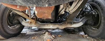 Mack Pinnacle CXU612 Front Axle Assembly for a 2013 Mack CXU612