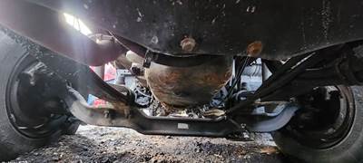 Mack Pinnacle CXU613 Front Axle Assembly for a 2013 Mack CXU613