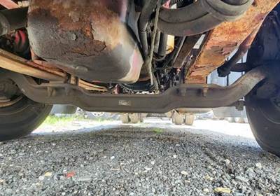 Mack Pinnacle CXU613 Front Axle Assembly for a 2013 Mack CXU613