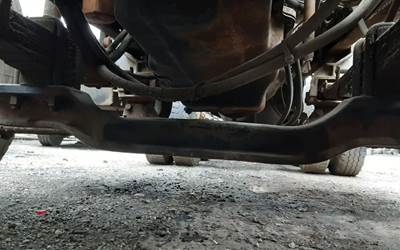 Mack RD685S Front Axle Assembly