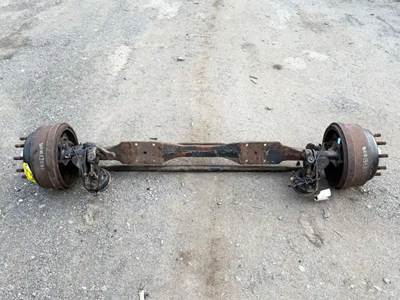 Mack Vision CXN613 Front Axle Assembly for a 2007 Mack CXN613