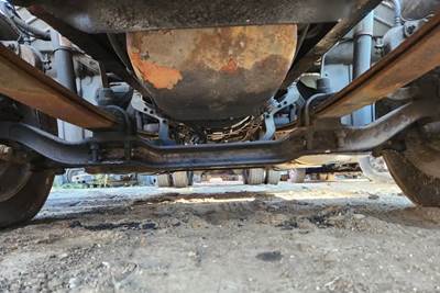 Mack Vision CXN613 Front Axle Assembly for a 2006 Mack CXN613