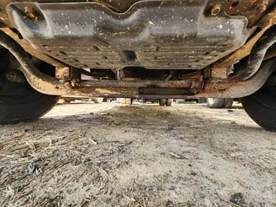 Mitsubishi FEC72W Front Axle Assembly