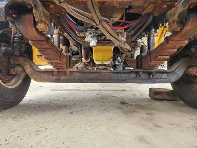 Sterling L7500 Front Axle Assembly