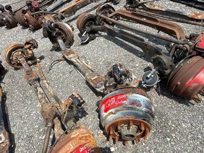 Sterling L7500 Front Axle Assembly