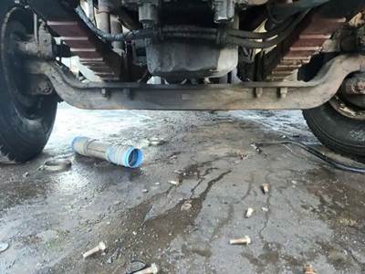 Sterling L9500 Front Axle Assembly