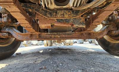 Sterling L9500 Front Axle Assembly