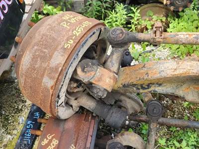 Sterling L9513 Front Axle Assembly