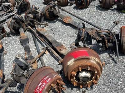 Sterling L9513 Front Axle Assembly
