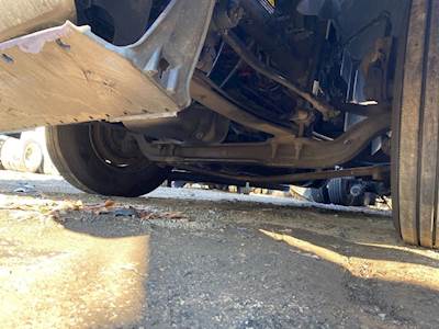 Volvo VNL Front Axle Assembly