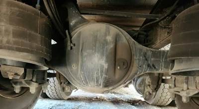 Axle Alliance RT40-4N Rear Axle Assembly for a 2006 Freightliner M2 106