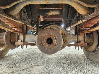 Dana 17060S Rear Axle Assembly for a 2003 International 4200