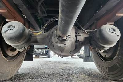 Dana 19060S Rear Axle Assembly for a 2018 Isuzu FTR