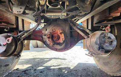 Dana 21060S Rear Axle Assembly for a 2021 Ford F-750