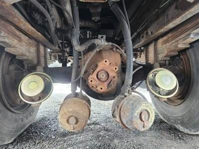 Dana 21060S Rear Axle Assembly for a 1999 GMC C7500