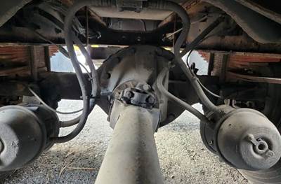 Dana 21060S Rear Axle Assembly for a 2010 International 4400