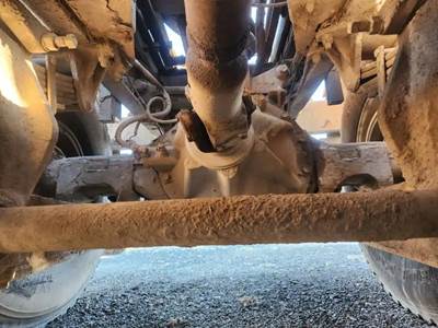 Dana D46-170 Rear Axle Assembly for a 2015 Kenworth T880