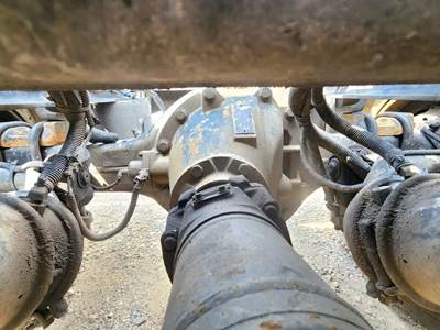 Dana DD405 Rear Axle Assembly for a 2020 Freightliner Coronado 132 Glider
