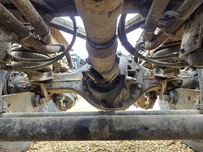 Dana DSH40 Rear Axle Assembly for a 2011 Kenworth T800
