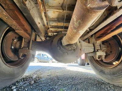 Dana N175 Rear Axle Assembly for a 1999 International 4700
