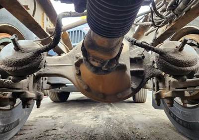 Dana Rear Axle Assembly for a 2006 International 9400I