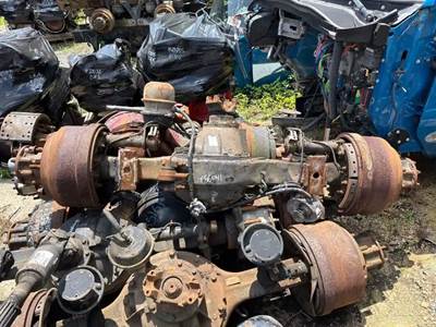 Dana Rear Axle Assembly for a 2004 Peterbilt 330