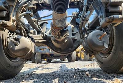Dana RDP41 Rear Axle Assembly for a 2022 Peterbilt 348