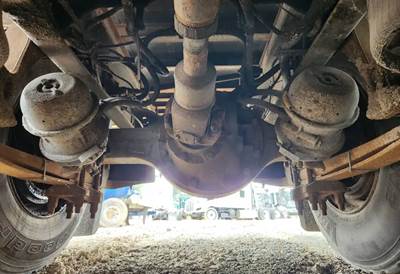 Dana RS404 Rear Axle Assembly for a 2009 International 4400