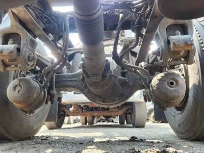 Dana RSH40 Rear Axle Assembly for a 2014 Peterbilt 388