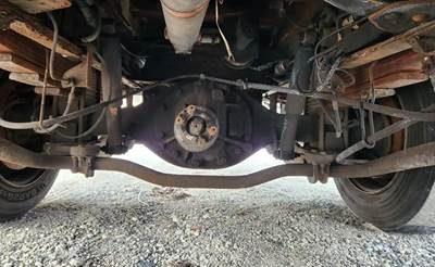 Dana S110L Rear Axle Assembly for a 2006 GMC C5500
