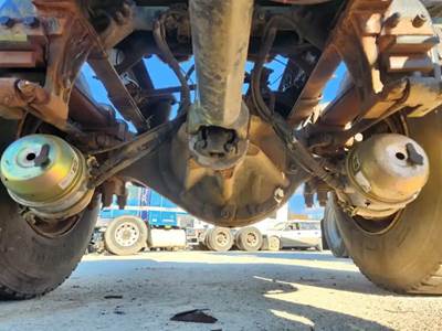 Dana S21-170 Rear Axle Assembly for a 2010 Peterbilt 337