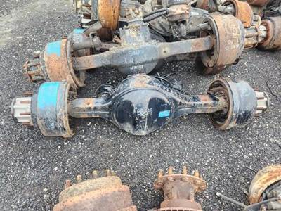 Dana S21-170 Rear Axle Assembly for a 2018 Kenworth T370