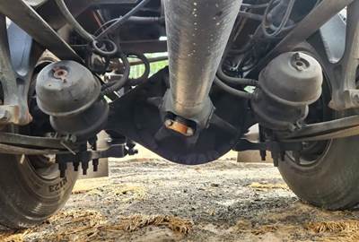 Dana S23-170 Rear Axle Assembly for a 2009 International 4400