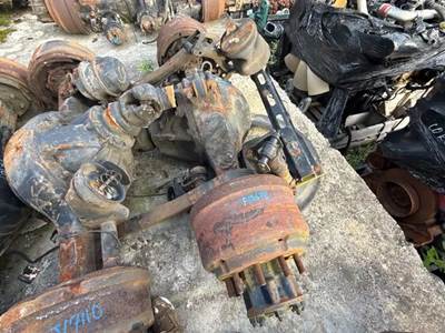 Dana S23-190 Rear Axle Assembly for a 2008 Volvo VNL