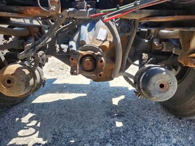 Dana S23-190D Rear Axle Assembly for a 2010 Kenworth T300