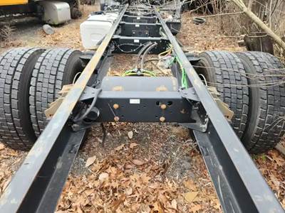 Dana 19060S Rear Axle Assembly for a 2018 Isuzu FTR