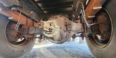 Dana 19060S Rear Axle Assembly for a 2006 GMC C6500