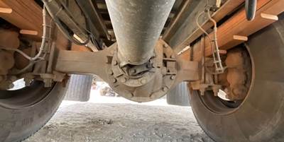 Dana 19060S Rear Axle Assembly for a 2005 GMC C6500