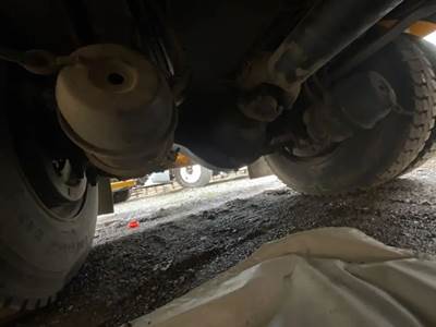 Dana 21060S Rear Axle Assembly for a 2008 Ford F-750