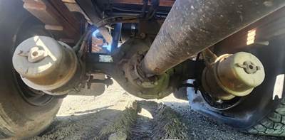 Dana 21060S Rear Axle Assembly for a 2003 GMC C7500