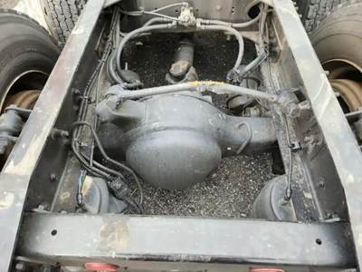 Dana DS404 Rear Axle Assembly for a 2013 Freightliner Cascadia 113