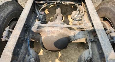 Dana DS404 Rear Axle Assembly for a 2012 Freightliner Cascadia 125