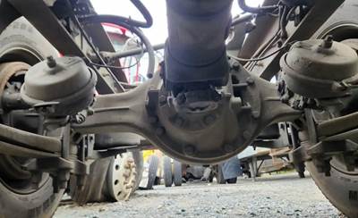 Dana DS404 Rear Axle Assembly for a 2007 International 8600