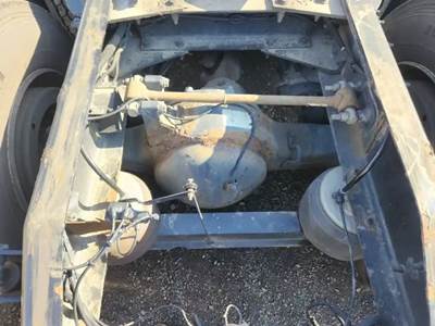 Dana DSP41 Rear Axle Assembly for a 2013 Peterbilt 384